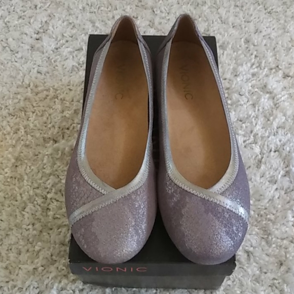 Vionic Flats - Picture 2 of 8